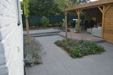 Terras en overkapping